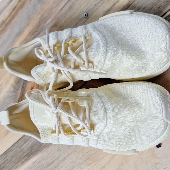 Adidas shoes - Picture 2 of 7